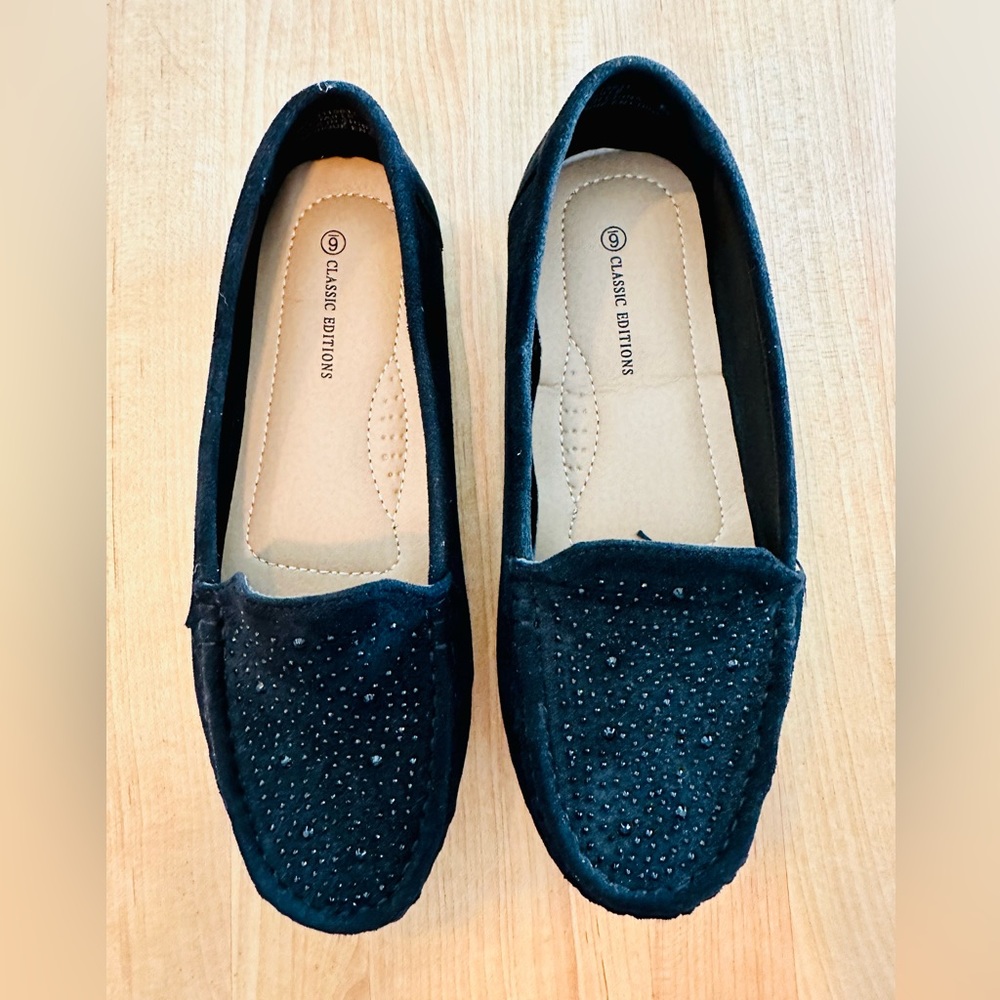 🥿Adorable and Bedazzled Moccasins🥿